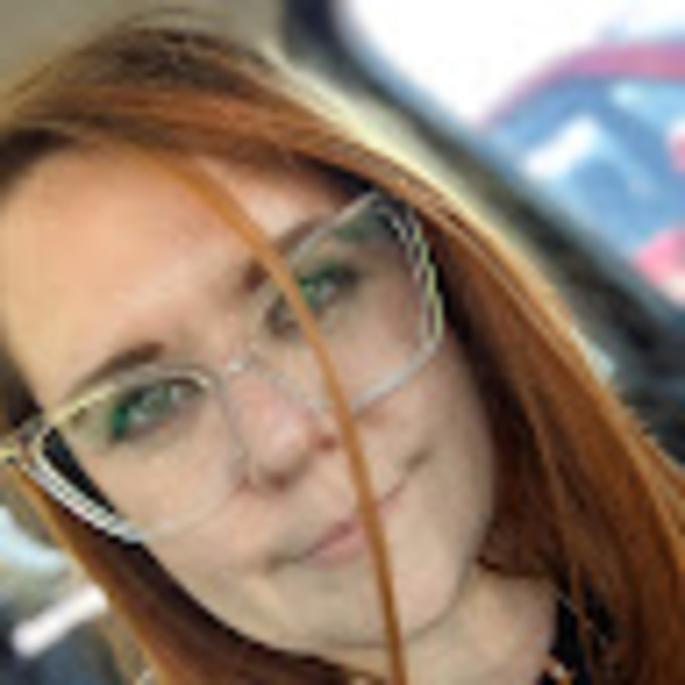 Meet your Posher, Caitlin